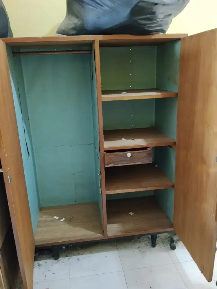 Dijual lemari pakaian
