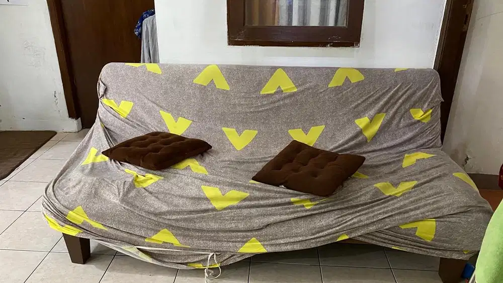 Sofa bed bekas warna coklat tua