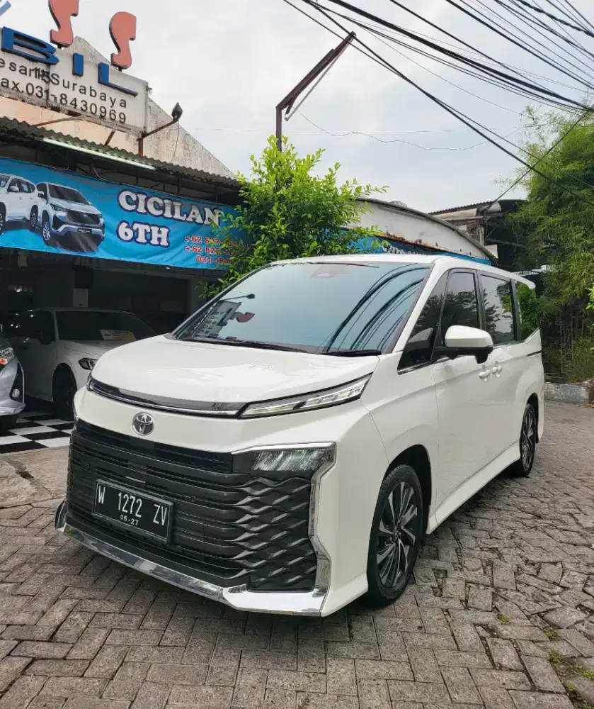 TOYOTA VOXY 2.0 CVT TSS TAHUN 2022 LIKE NEW