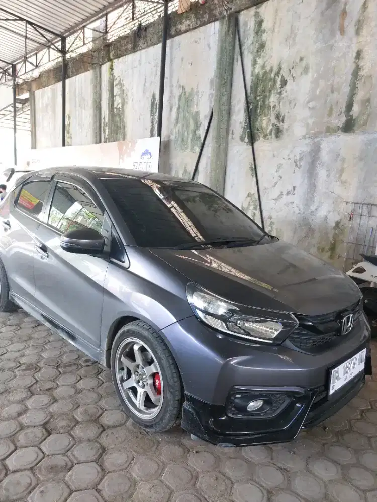 mobil brio RS tahun 2021
