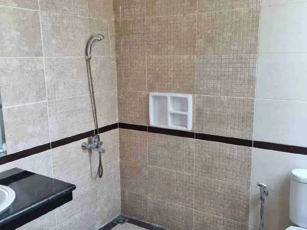 Dijual rumah 2 lantai di Cluster Cemara Harapan Indah Bekasi