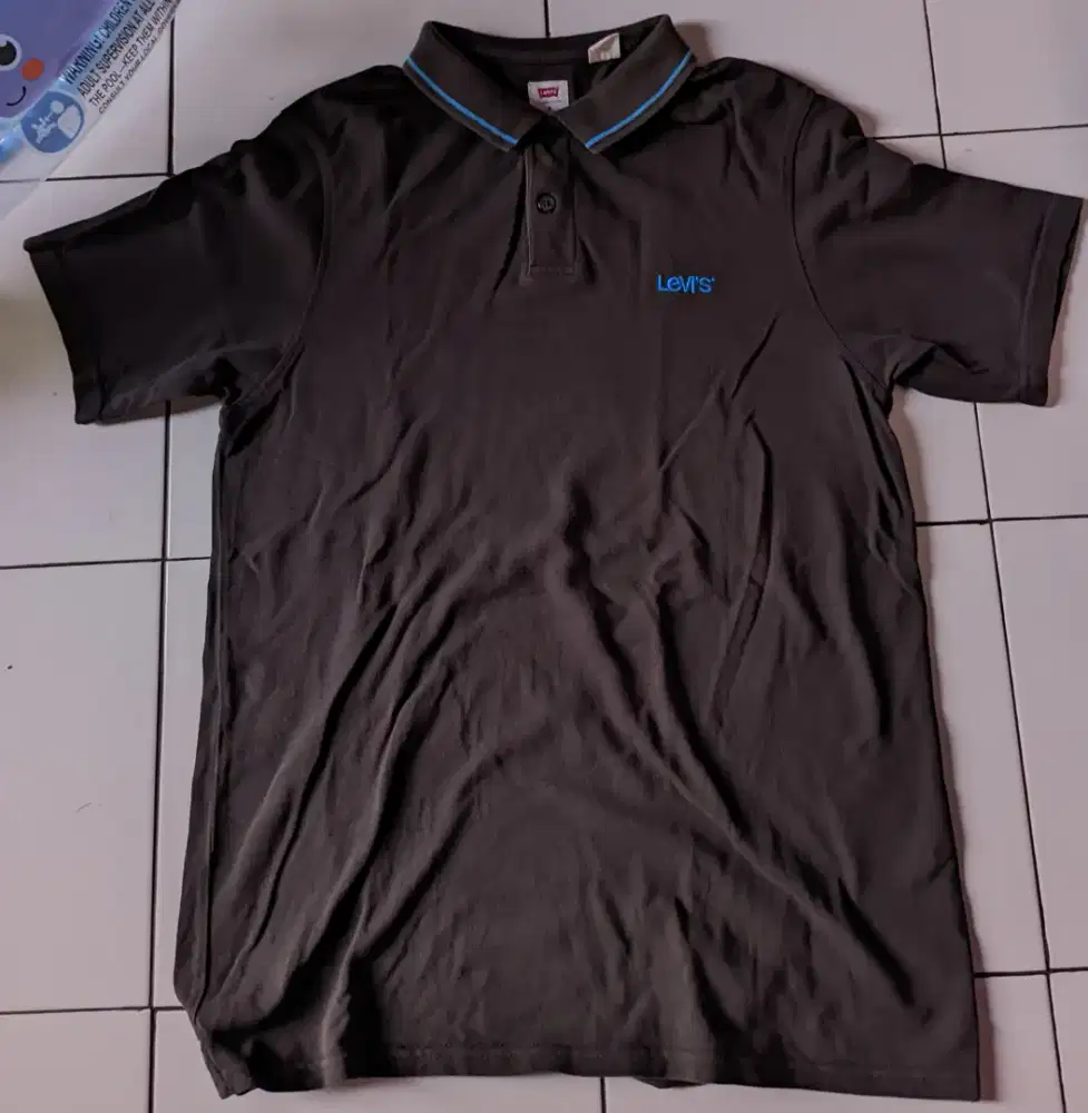 Polo shirt/kaus kerah levis levi's original size M relaxed