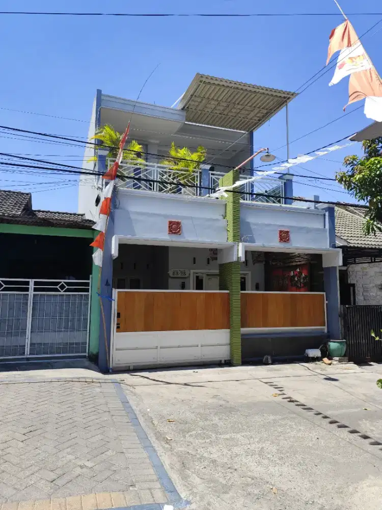Rumah 2 lantai perum kota baru Driyorejo