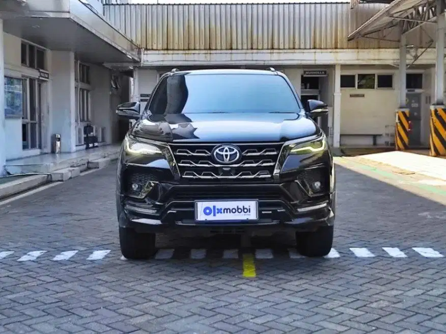 TANGAN PERTAMA - Fortuner 2.8 4x2 GR Sport DSL Solar-AT-2022 KE