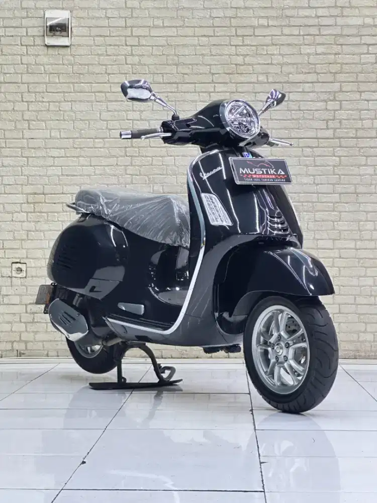 LIKE NEW CONDITION‼️ VESPA GTS 150 KEYLESS TH 2024 MULUS ODO 3RB