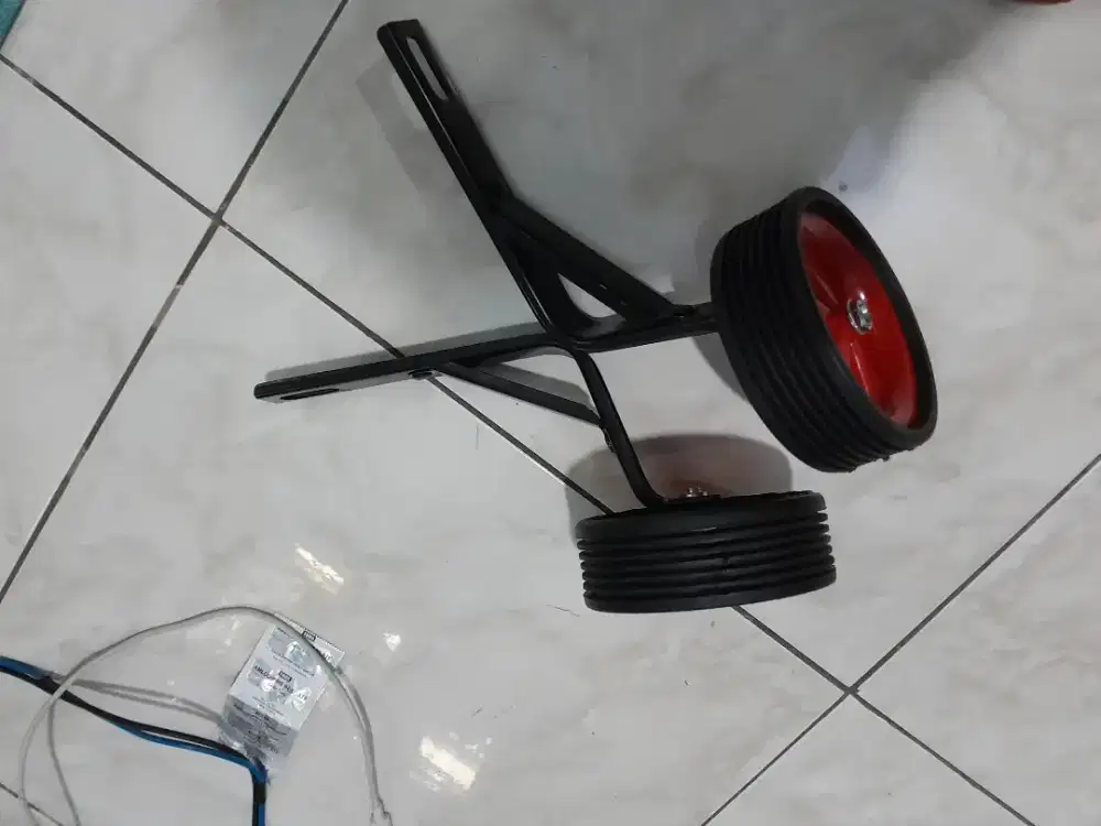 Roda pembantu sepeda anak