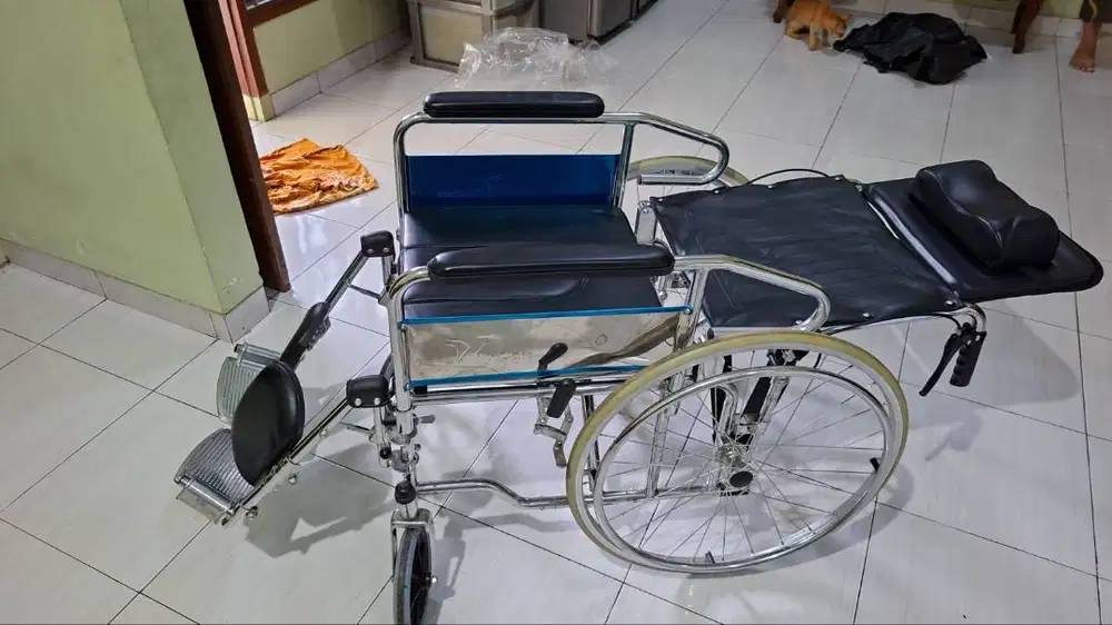 Kursi Roda Reclining Bisa Tidur Sandaran Tinggi Kondisi Bagus