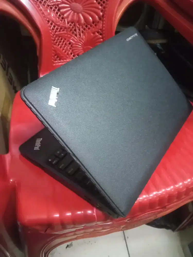 Laptop chrome book 12inch, ram 6gb,ssd 16gb, hd 120gb,batre 2jam