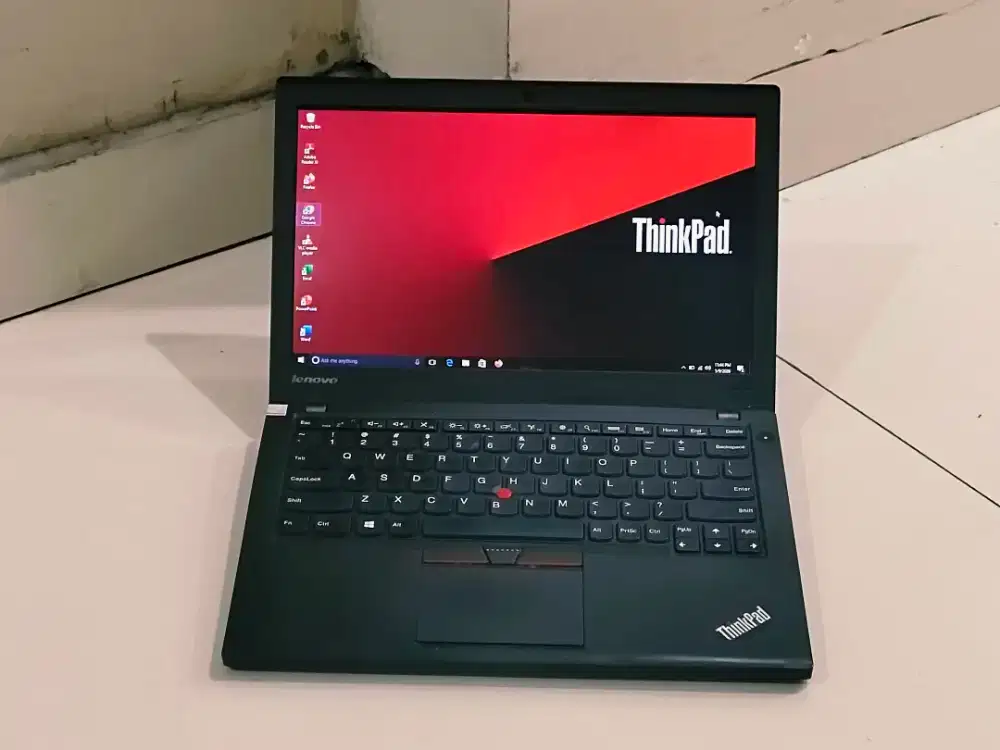Lenovo thinkpad x250 Intel core i5 gen 4 ram 8 gb ssd 256 gb