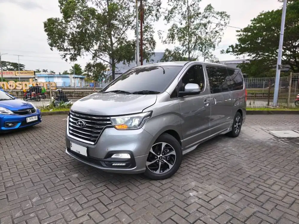 HYUNDAI H1 ROYALE 6 SEAT RIVAL VOXY ALPHARD VELLFIRE ELGRAND SERENA