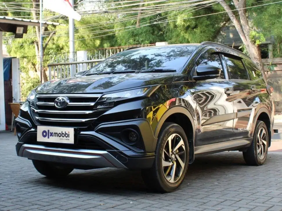 TDP 10JT, Toyota Rush 1.5 TRD Sportivo Bensin-AT Hitam 2021