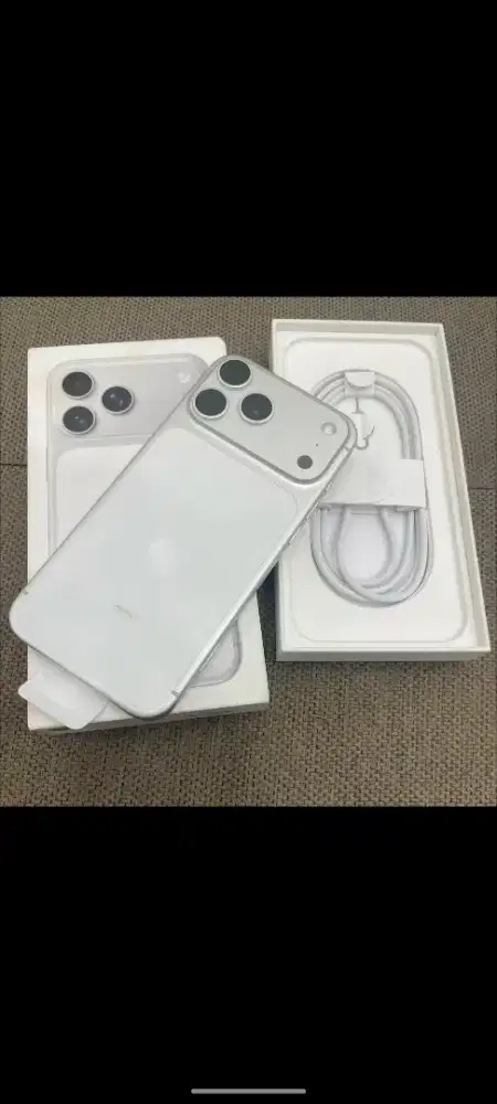 iphone 17 pro max 512 silver Like new Hb 100 cc rendah