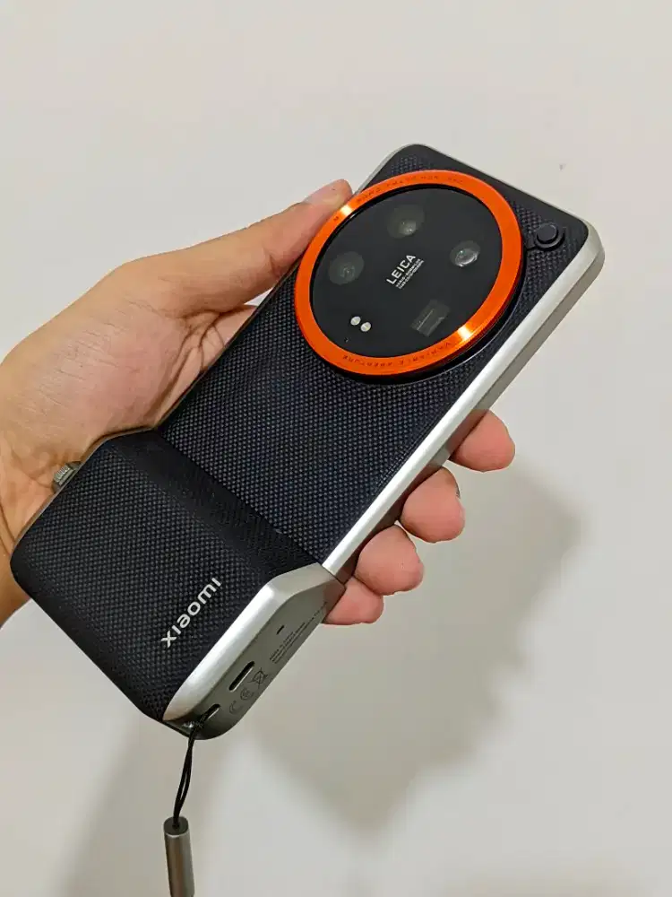 Xiaomi 14 Ultra 5G Ram 16/512 with Photografhy KIT by Leica