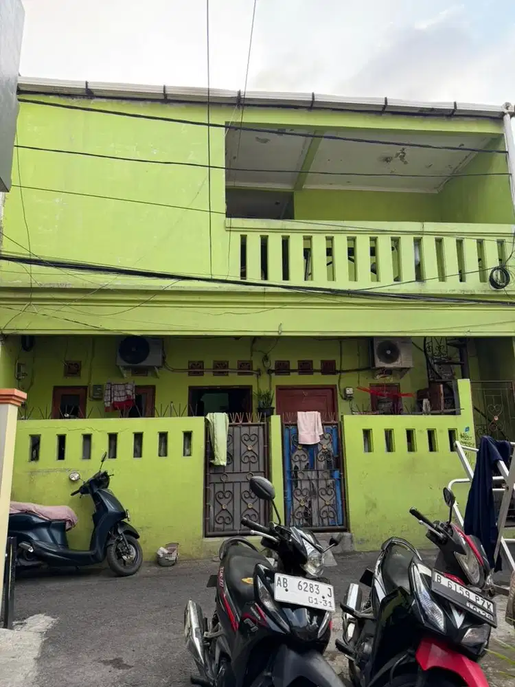 Rumah dijual 2 lantai kos kosan 6 kamar dan 2 kontrakan