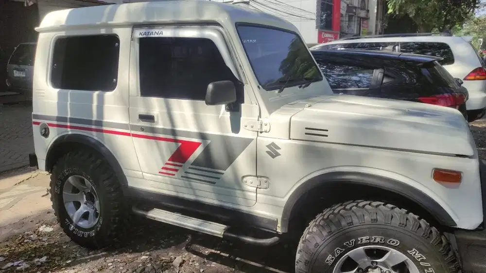 Dijual jimny 1984 ... 4x4 normal + AC