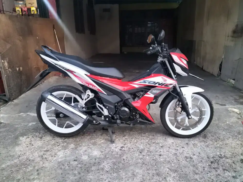 SONIC 150 R - (Plat BA)