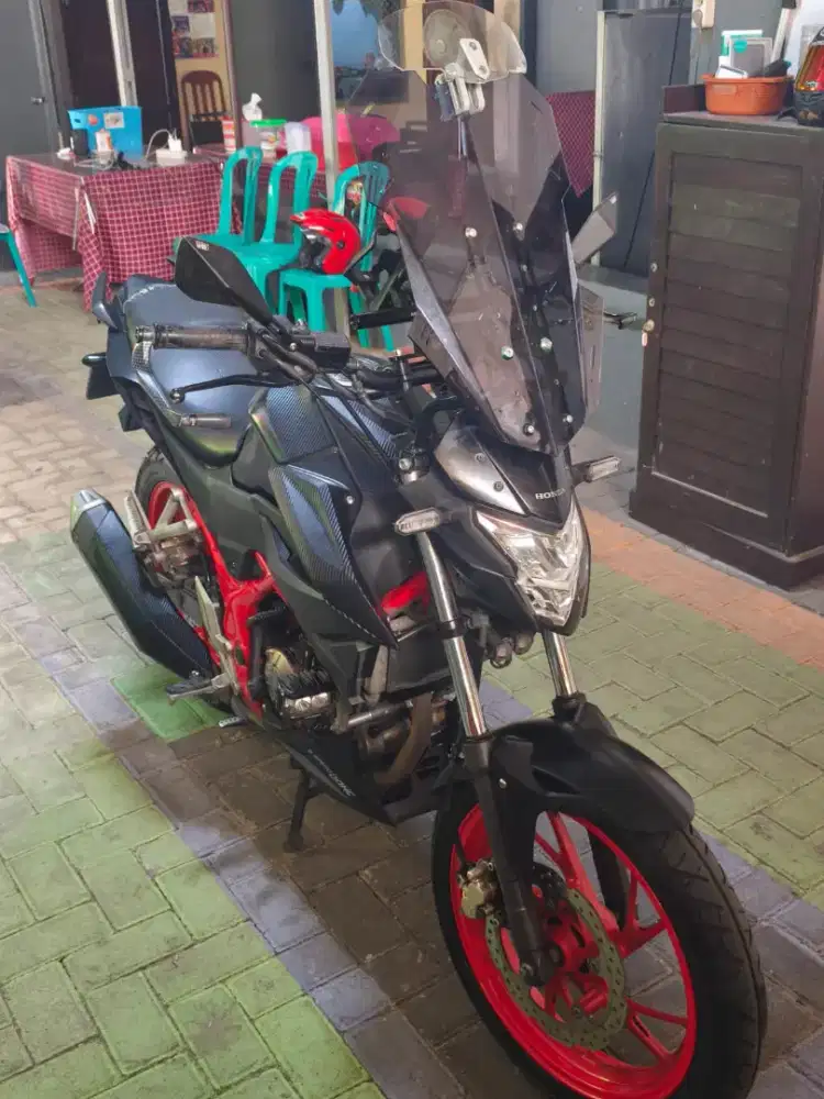 Jual motor honda CB 150R