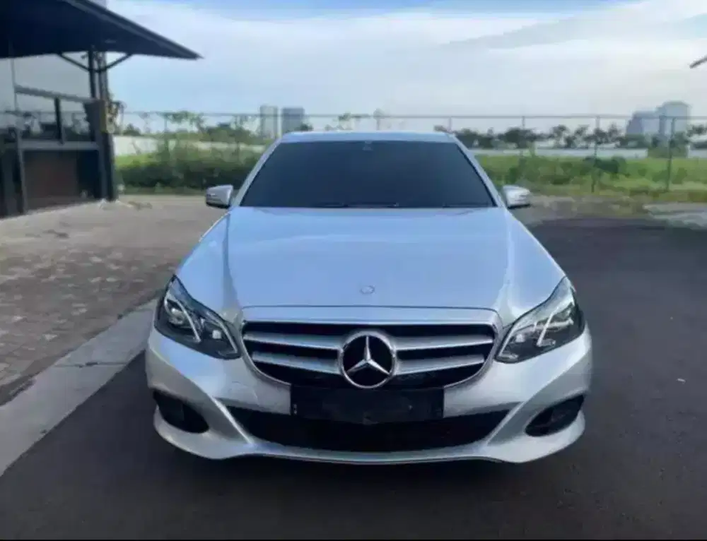 Mercedes Benz W212 E250 Avantgarde 2015 Facelift Silver Mulus Like New