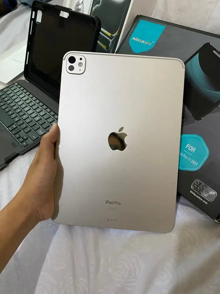 Apple iPad Pro 11-inch (M4, 2024) 256GB + Keyboard case + paperlike TG