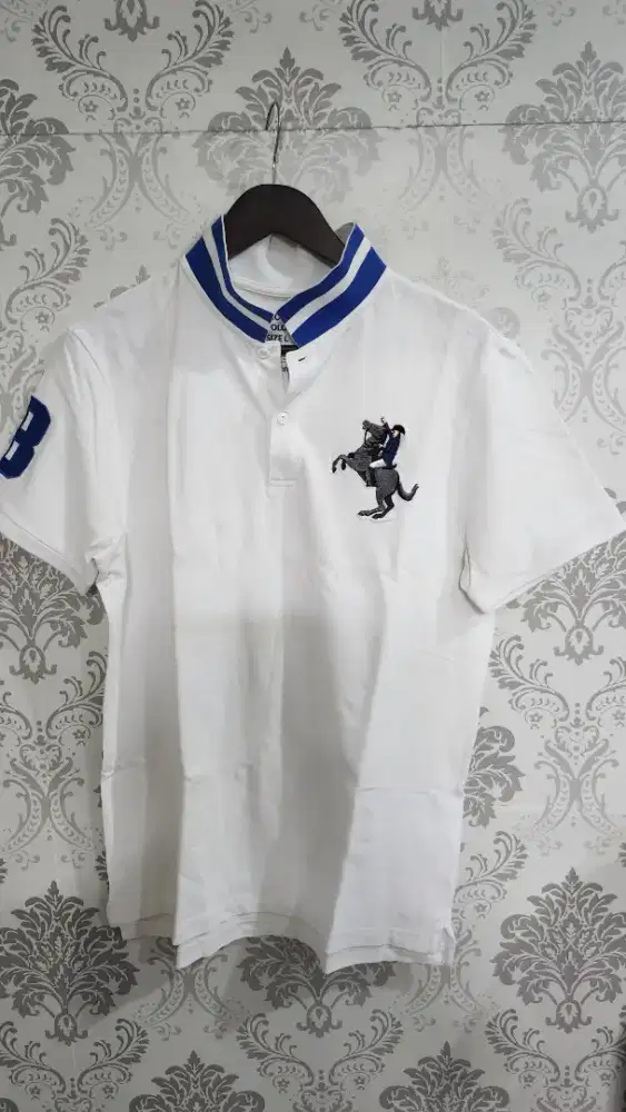 Kaos Polo kerah