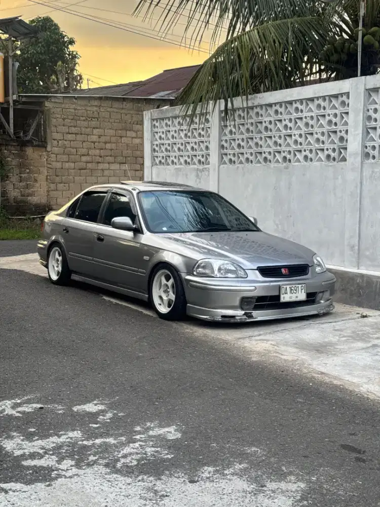 Mobil Civic Ferio Silver 98
