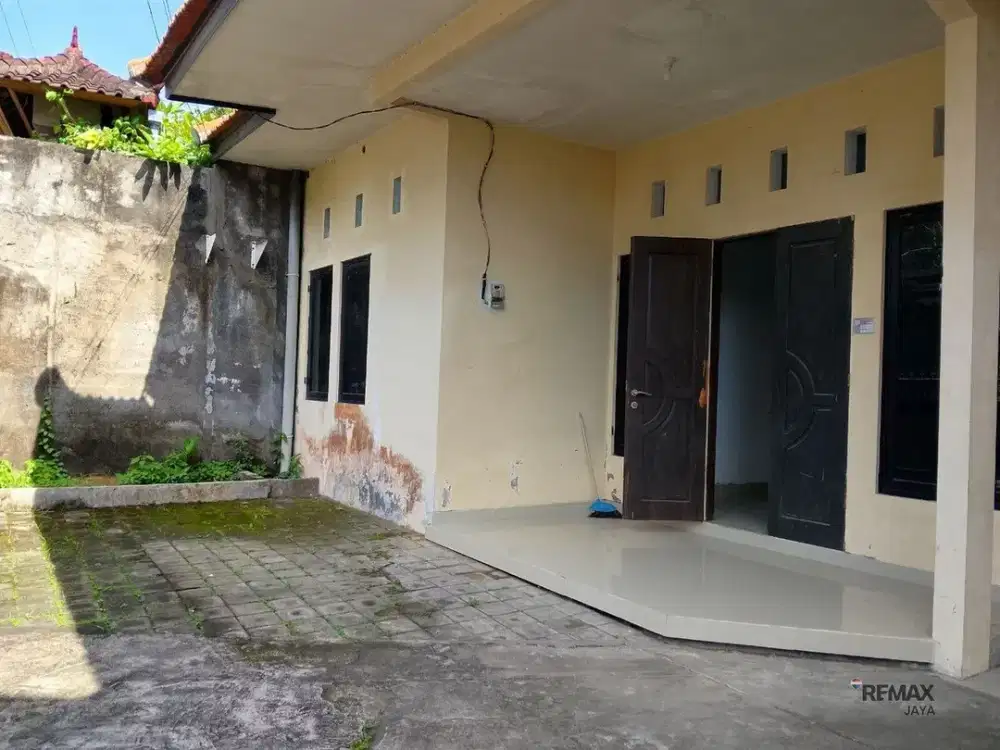 Rumah Lama 2 Lantai Dijual, di Area Batu Yang Gianyar Badung