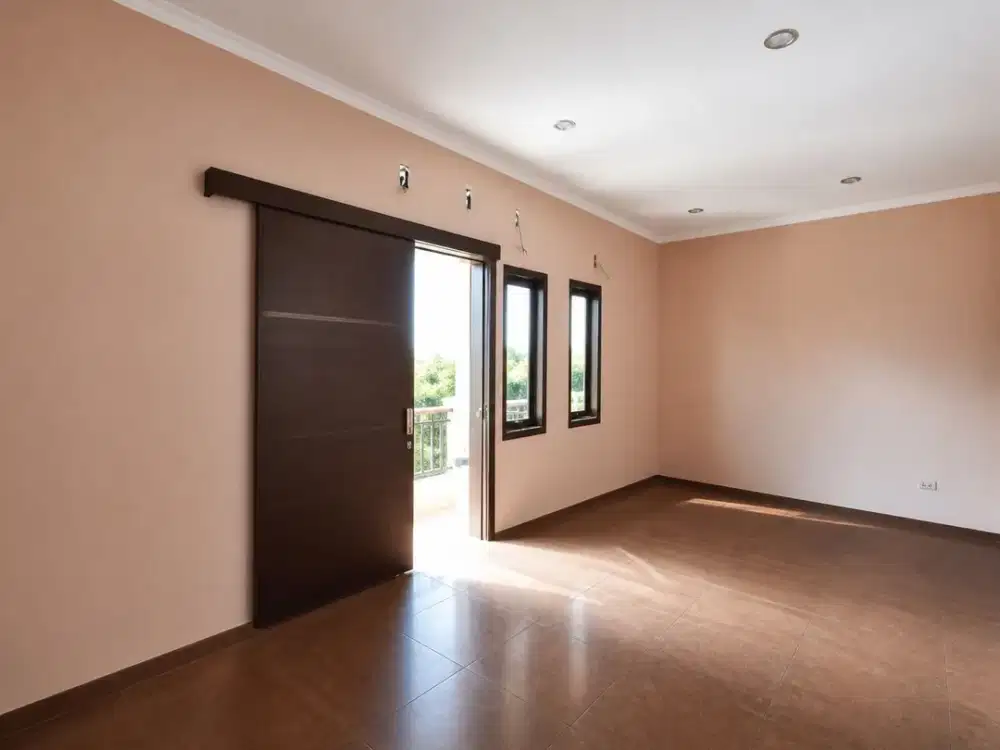 DIJUAL RUMAH 2 Lantai Type 240 M² Luas 135 M² (Griya Babatan Mukti)