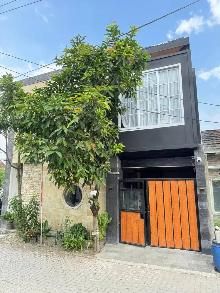 Rumah 2 lantai dengan layout premium dan fungsional, cocok untuk kelua