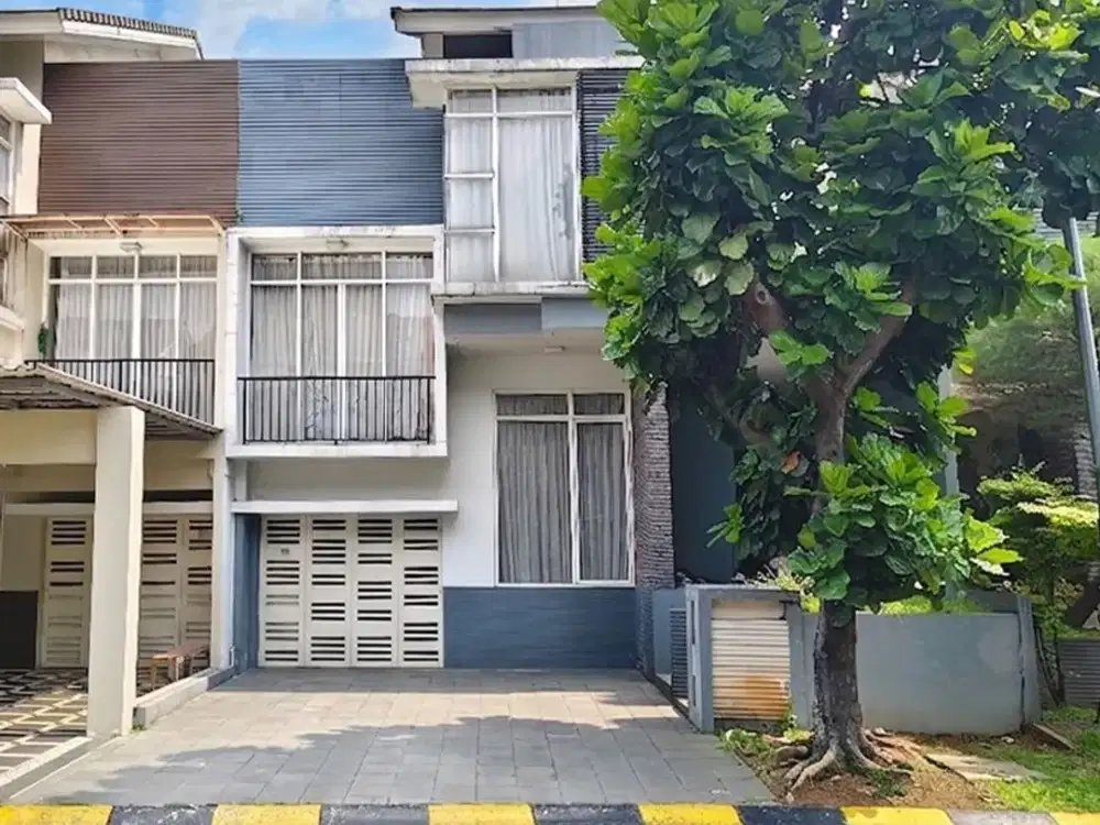 Dijual Rumah Cantik Terawat 2 Lantai Lokasi Strategis Dekat Kebayoran Park di Sektor 7 Bintaro Tangsel Rr-14357