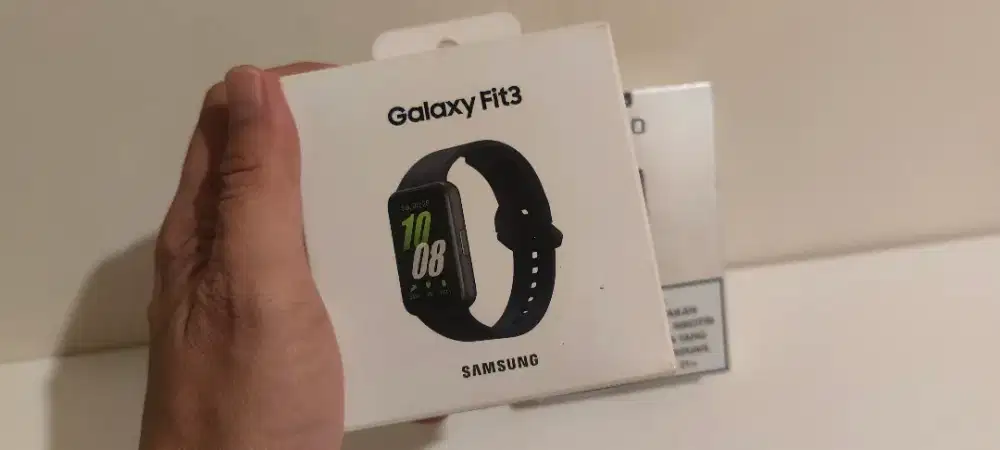 Samsung Galaxy Fit 3 ( Like New )