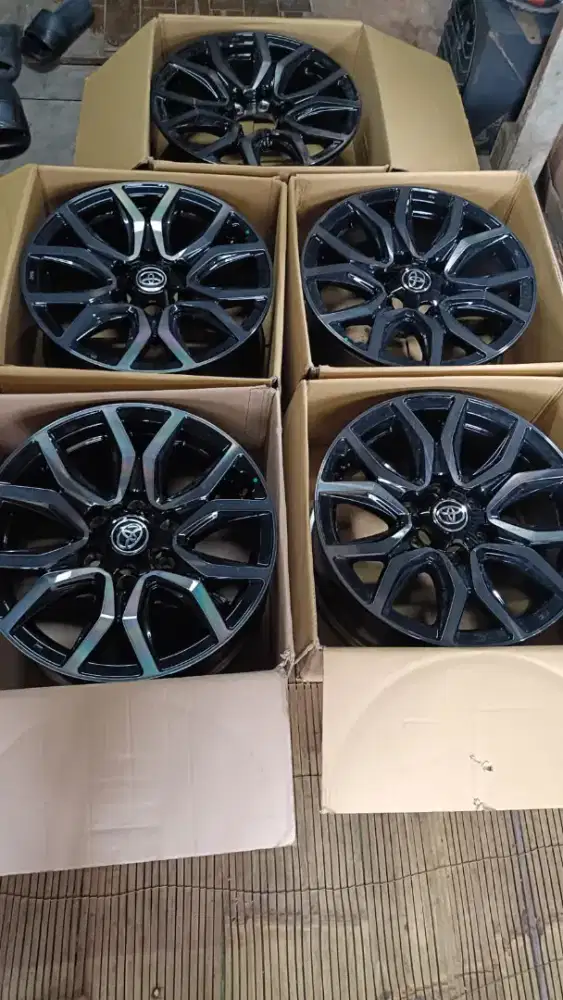 Jual velg copotan baru Fortuner 4x4 Thailand R18 original 5pcs