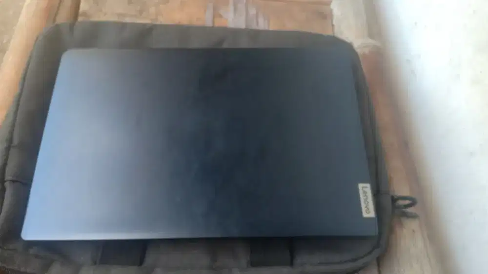 Laptop  lenovo masih baru
