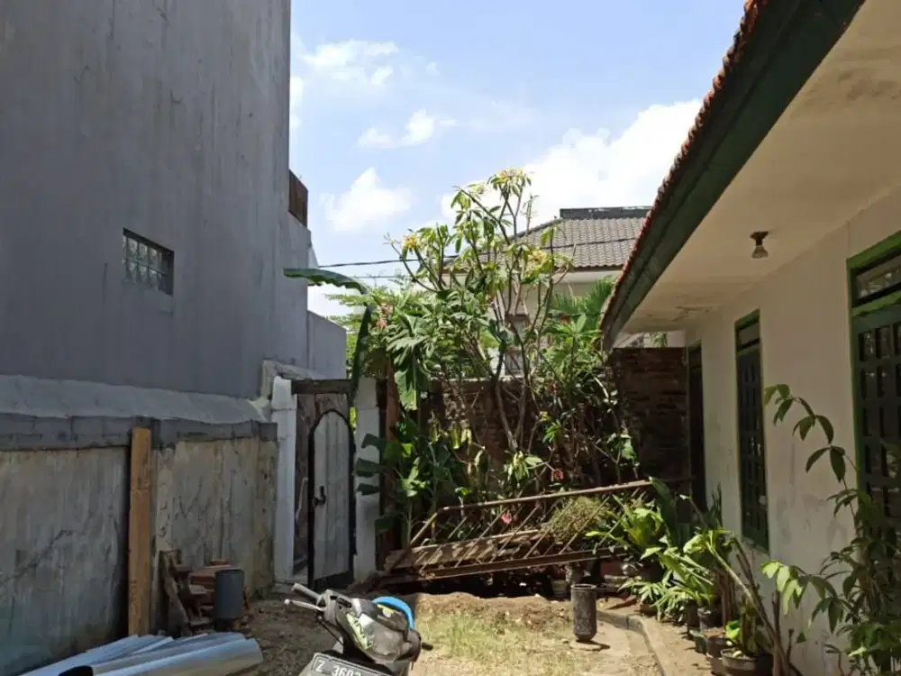 Rumah Terawat Sukaluyu Dekat Gedung Sate