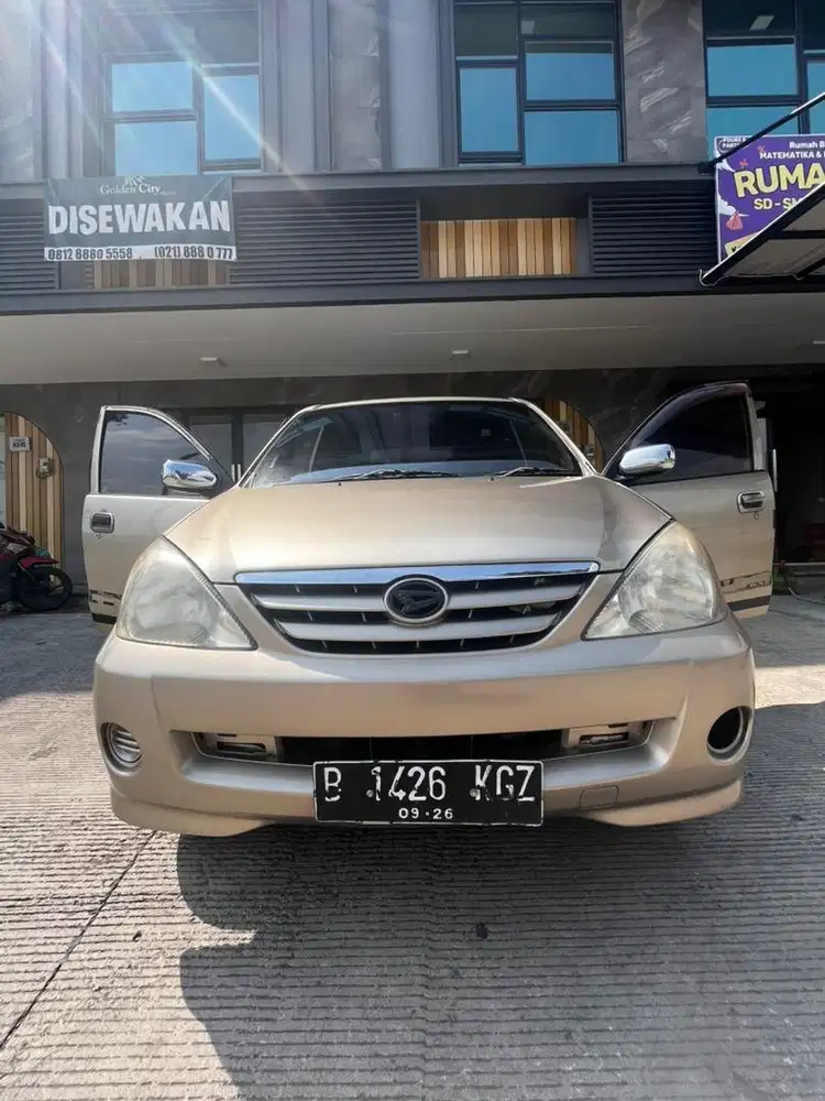 Xenia LI 2004 manual