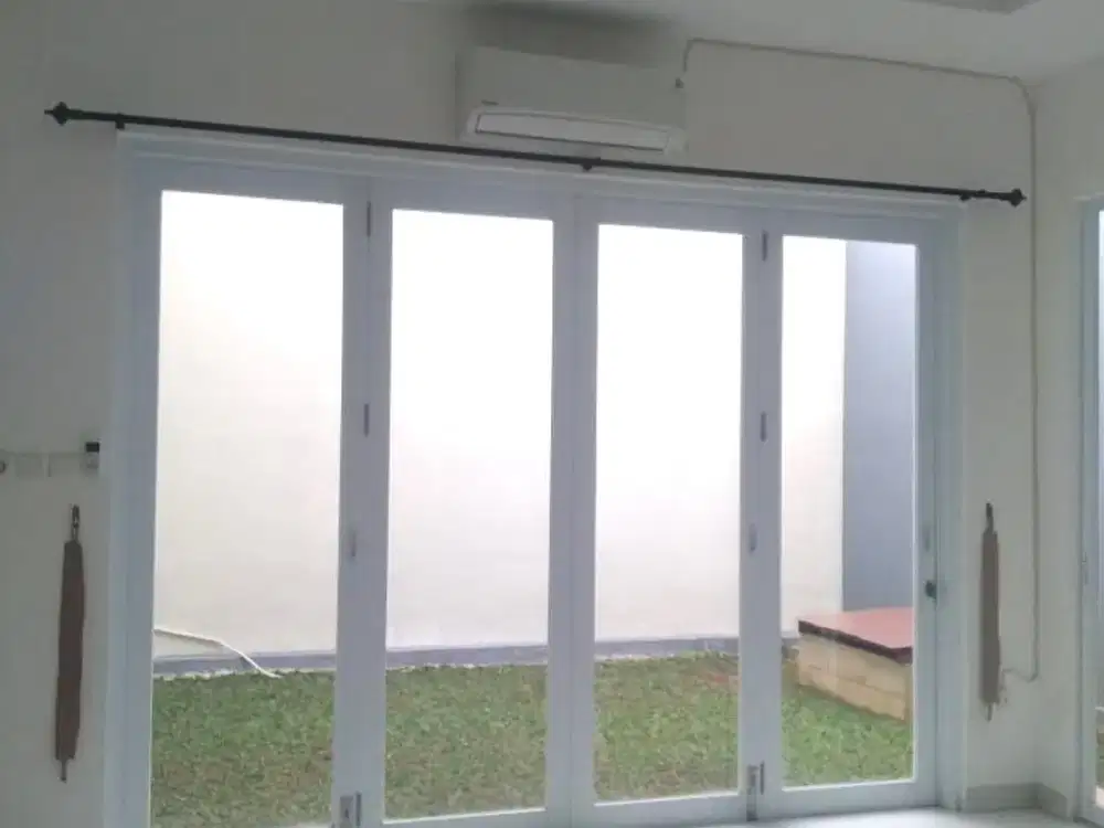 Rumah Luas Semi Furnished Hadap Timur Dekat Akses Tol di Graha Bintaro