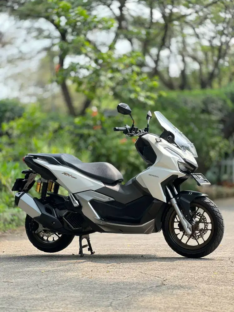 HONDA ADV 160 ABS 2022 PUTIH KM 6K KONDISI MULUS NO MINUS