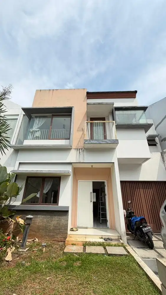 Di Sewakan Rumah 2 Lantai Cluster deket Club House dan Aeon Cakung
