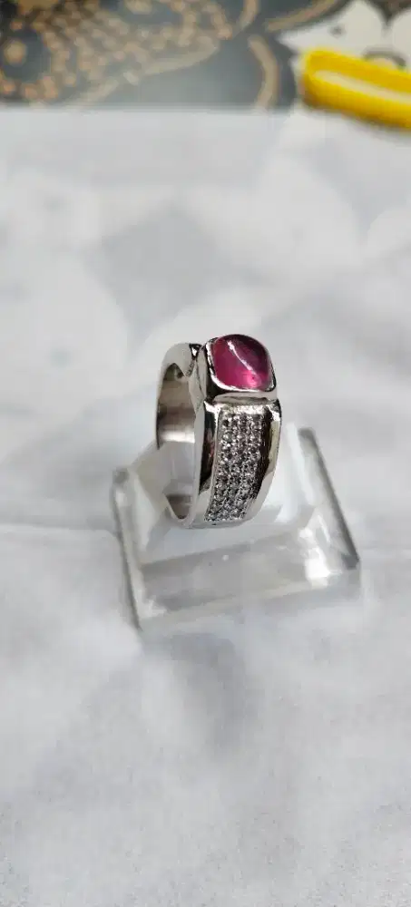 batu permata ruby