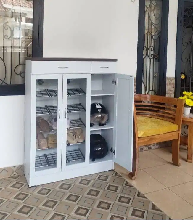 rak sepatu 3 pintu minimalis