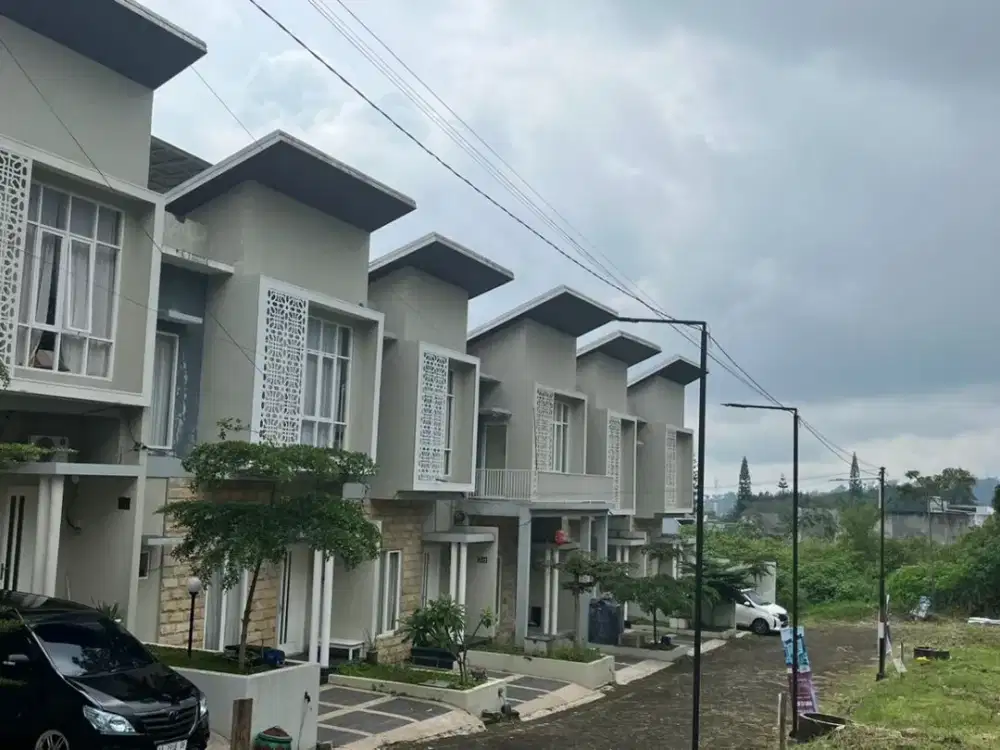 Dijual Villa Premium Dekat Pusat Wisata Batu Area Sangat Strategis
