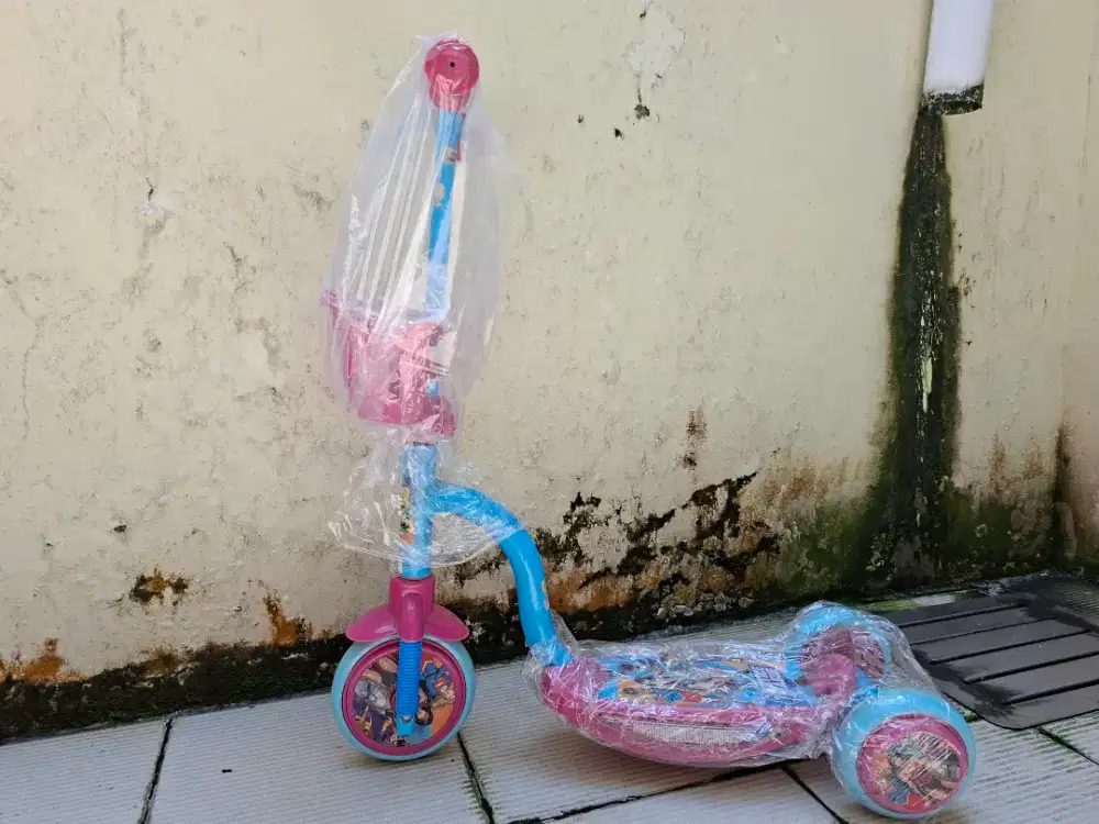 Scuter anak pink