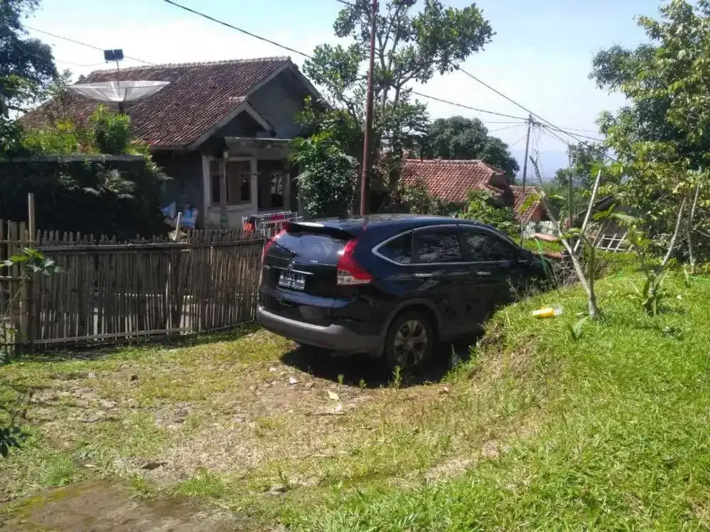 Villa strategis dekat jembatan situ gunung siap pakai