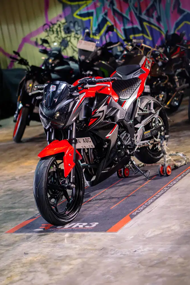Kawasaki Z250 ABS SE 2017 Like new low km