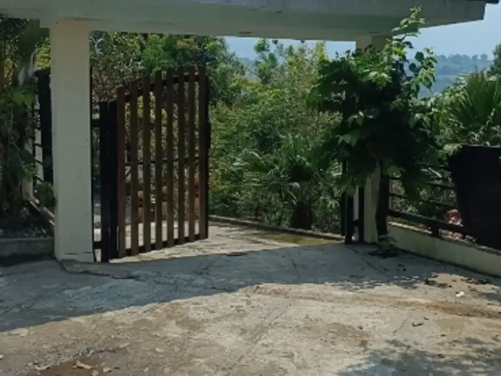 villa di jual BU pemandangan vew indah sejuk di sukabumi