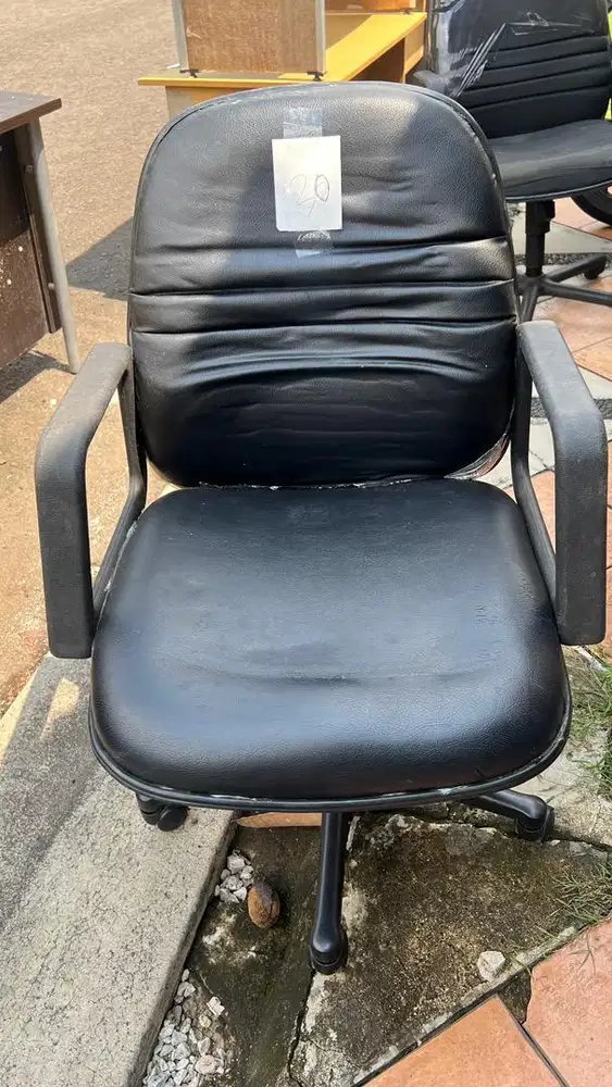 Kursi Kantor Bekas