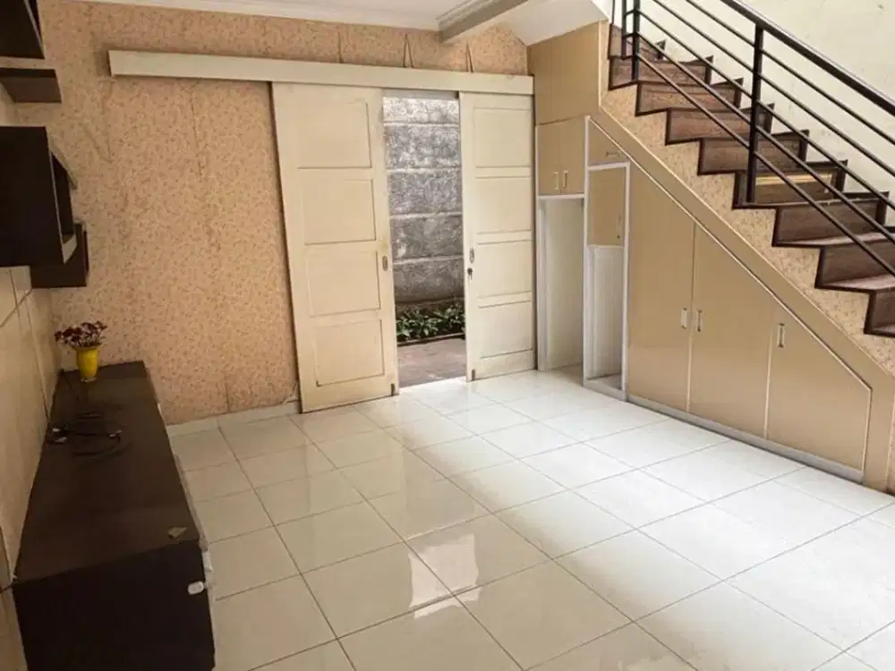 Rumah 2 Lantai Unfurnished Legalitas SHM Siap Huni di Bintaro Jaya