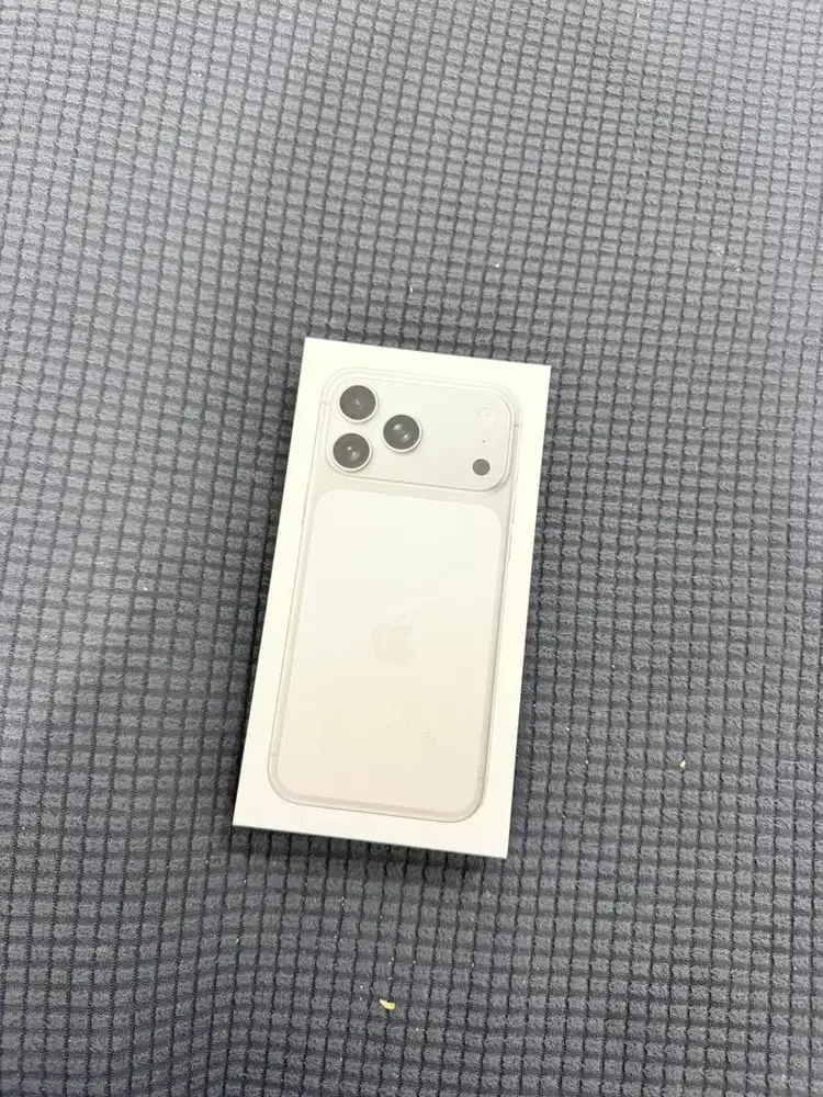 BARU Iphone 17 pro max 256 silver bisa tuker tambah