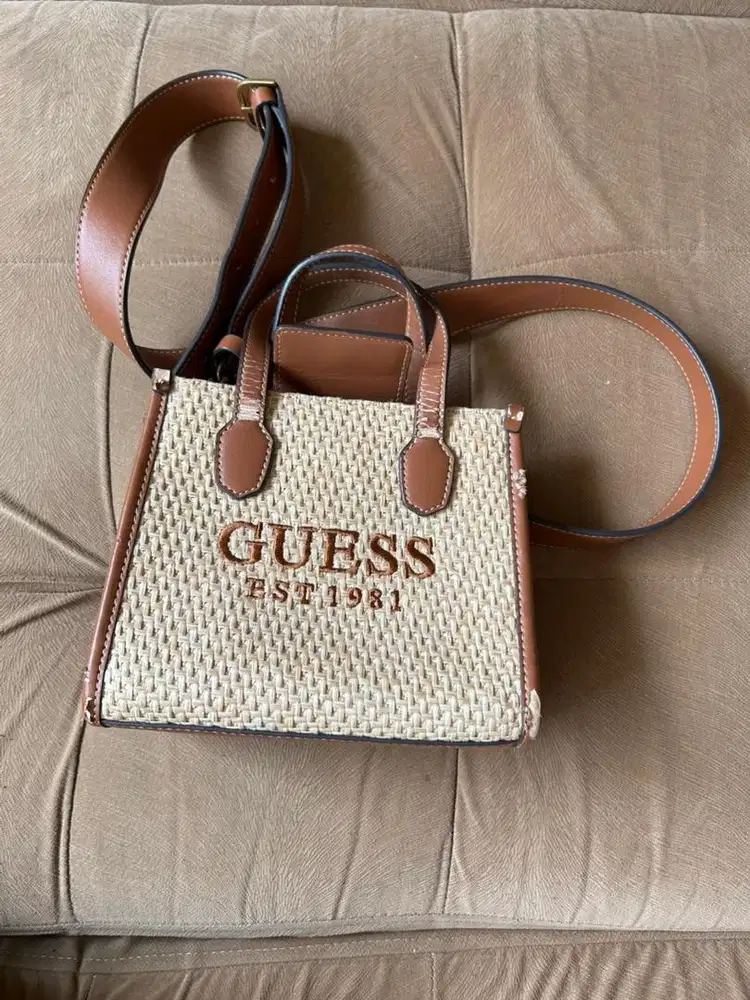 Tas rotan guess