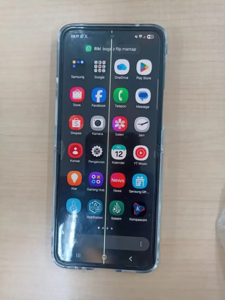 SAMSUNG FLIP 3 RAM 8 / INTERNAL 256