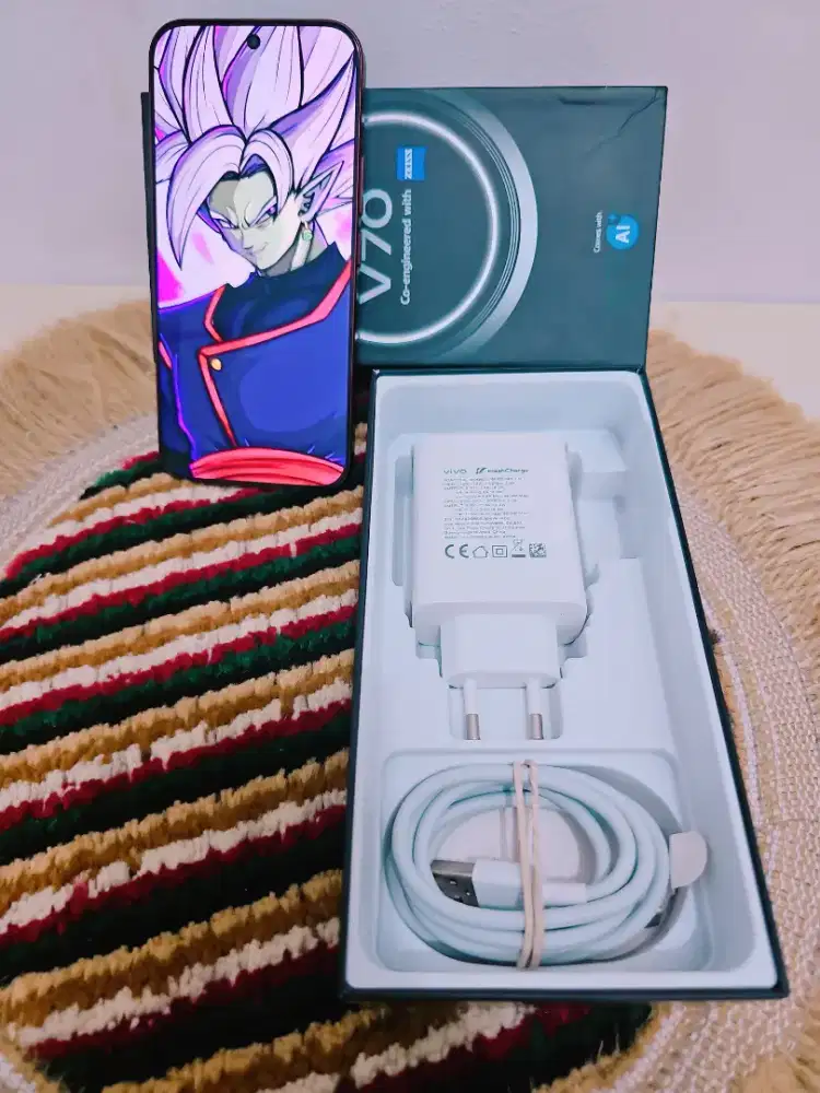 Vivo V70 5G 12/256 Fullset Ori Garansi Bulan 4 2027
